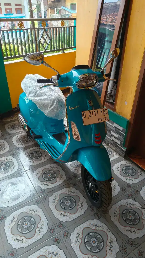 Vespa sprint s iget ABS tahun 2023 km 1 rb