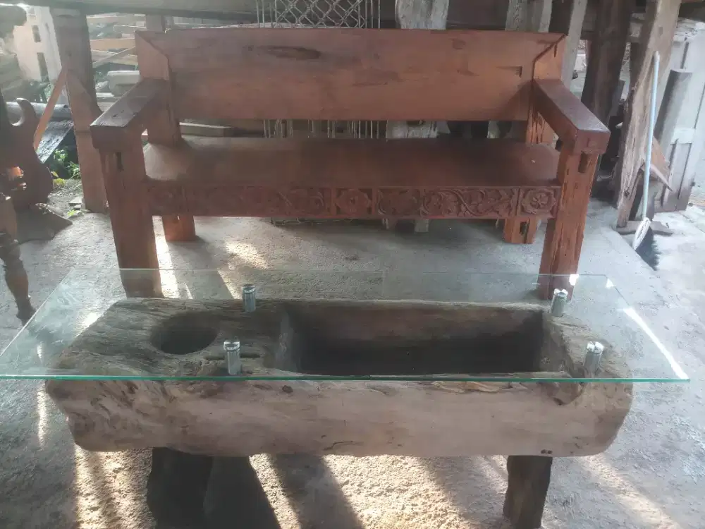 Meja teras ato meja Tamu