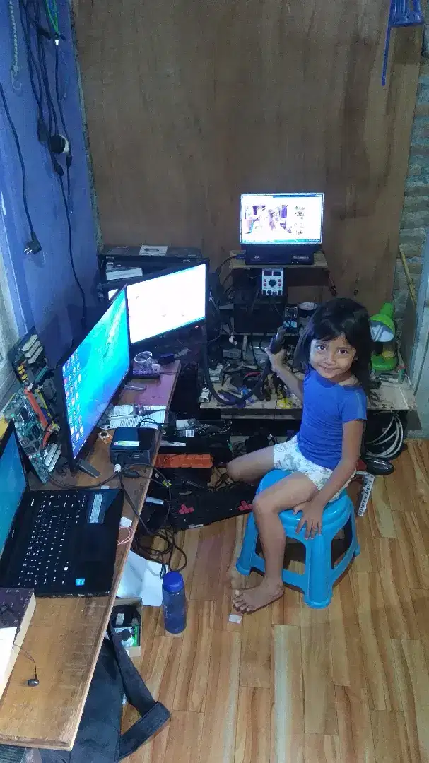 Service Laptop dan komputer panggilan
