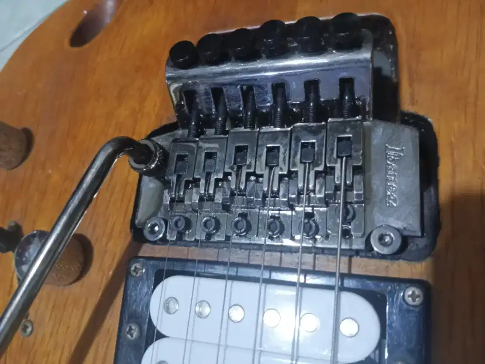 Gitar scorpion tremolo original Ibanez up down