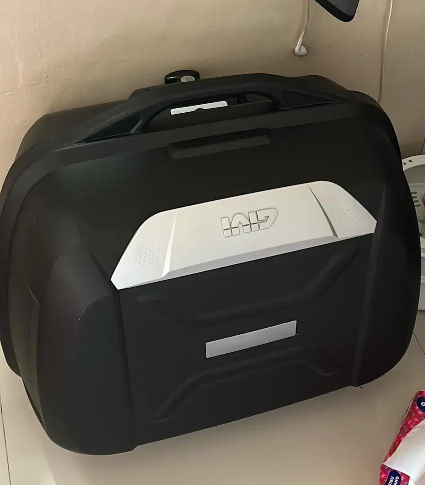 Box Givi E-43 NTL XMAX fullset
