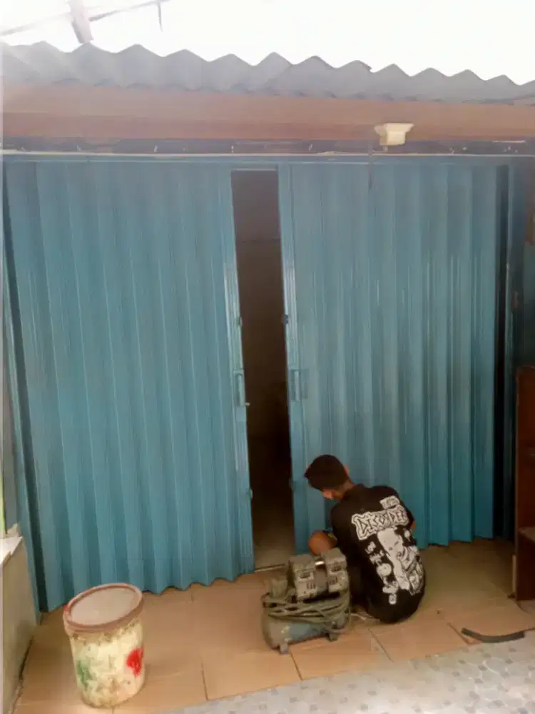 Kami melayani pemesanan pasang rolling door baru/service