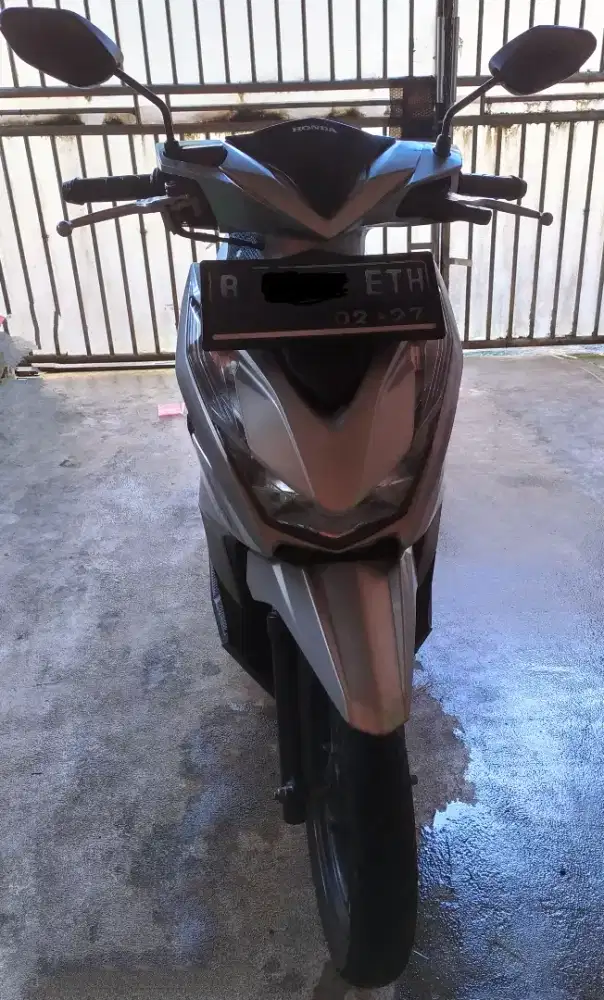 JUAL SANTAI
HONDA BEAT DELUXE 2022 SILVER