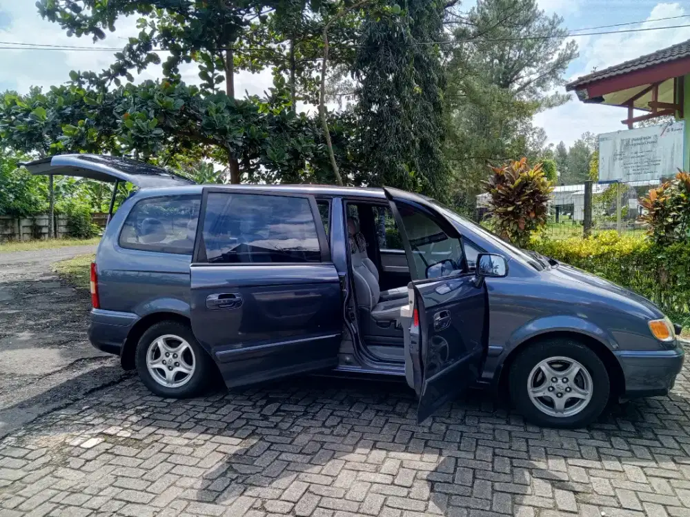 HYUNDAI TRAJET MT TH 2002 Banjarnegara