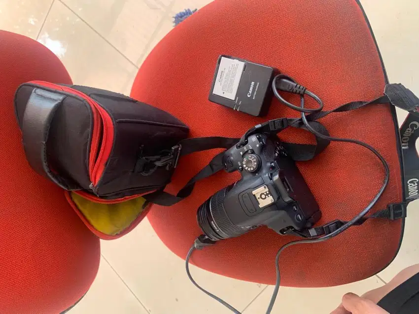 Kamera DSLR Canon 700D Fullset Jual Cepat Nego