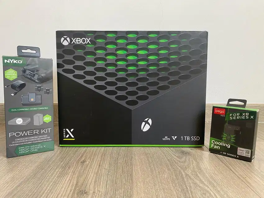 Xbox Series X - like new