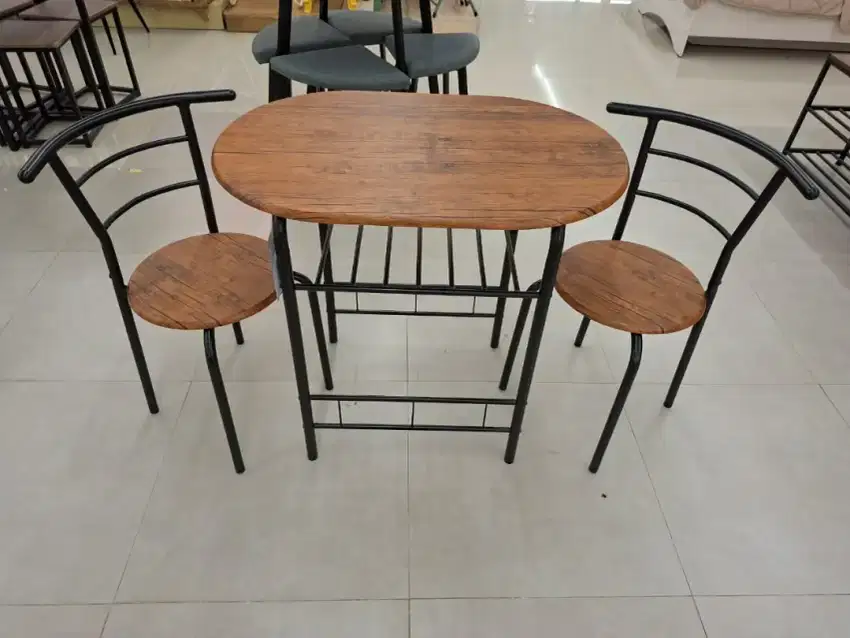 Hana Breakfast Table Set
