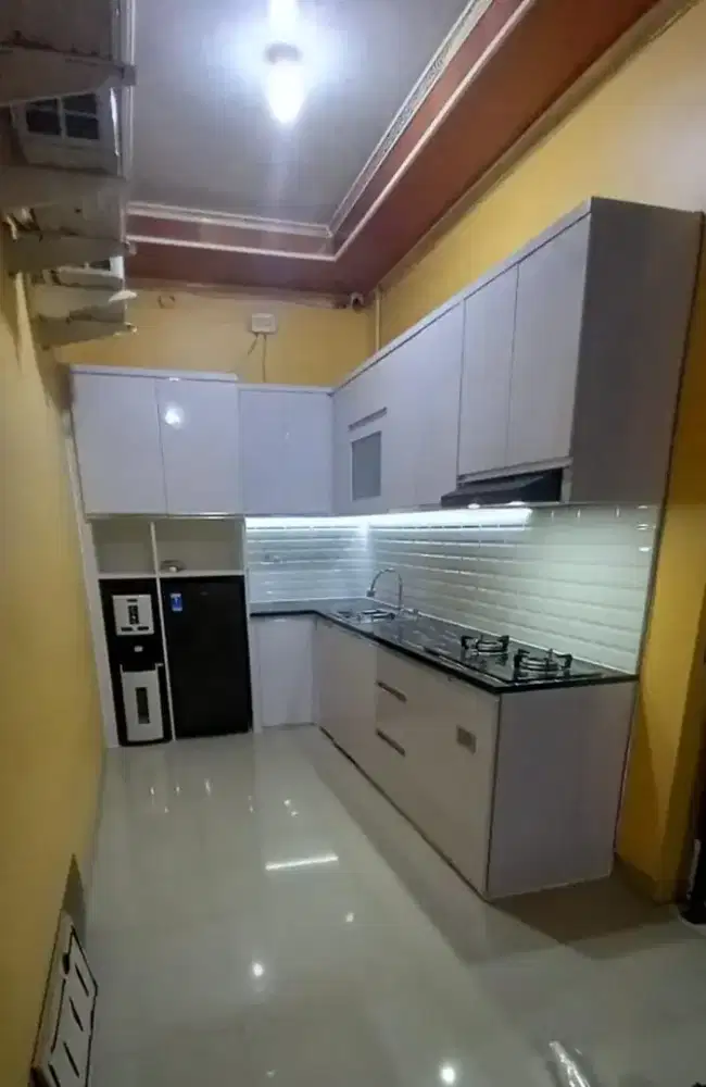 Kitchen set.minibar.backdrop.kamar set.lemari baju.partisi