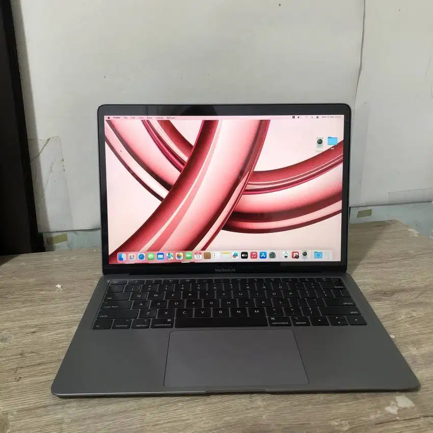 Macbook Air 13-Inch 2019 RAM 8GB/SSD 128GB M-SKI