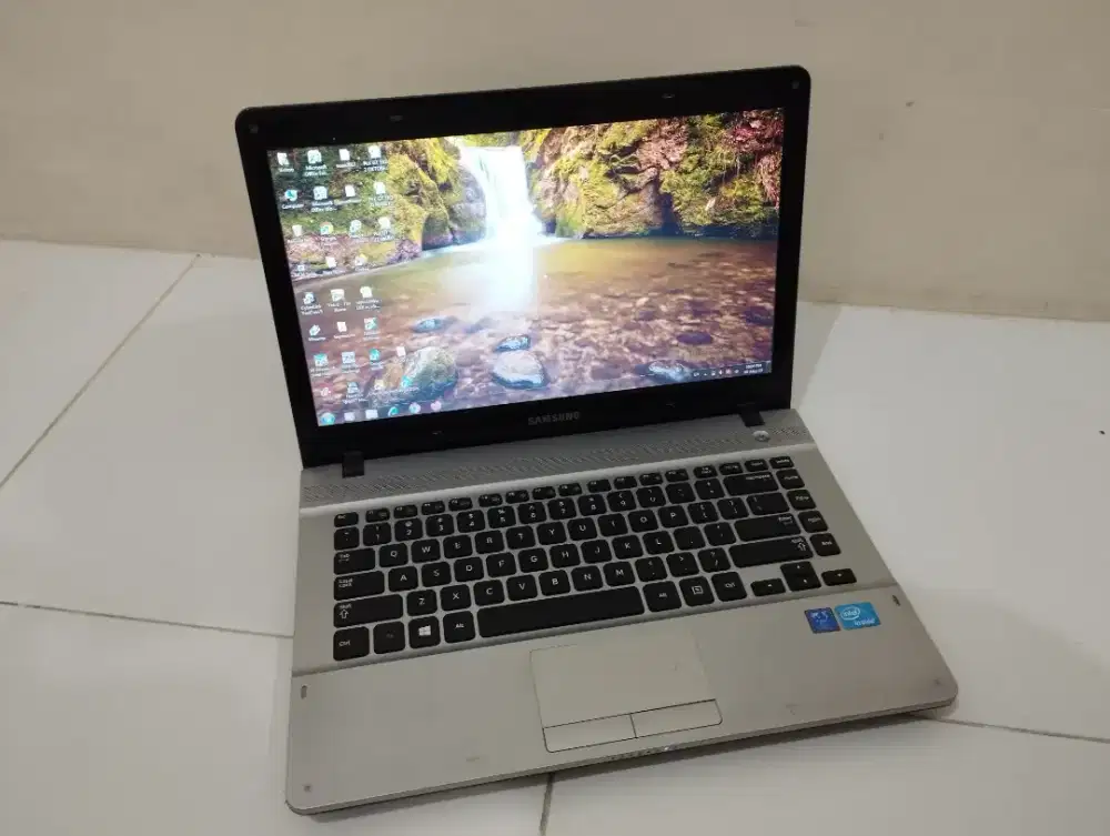 Laptop Samsung NP300E4V