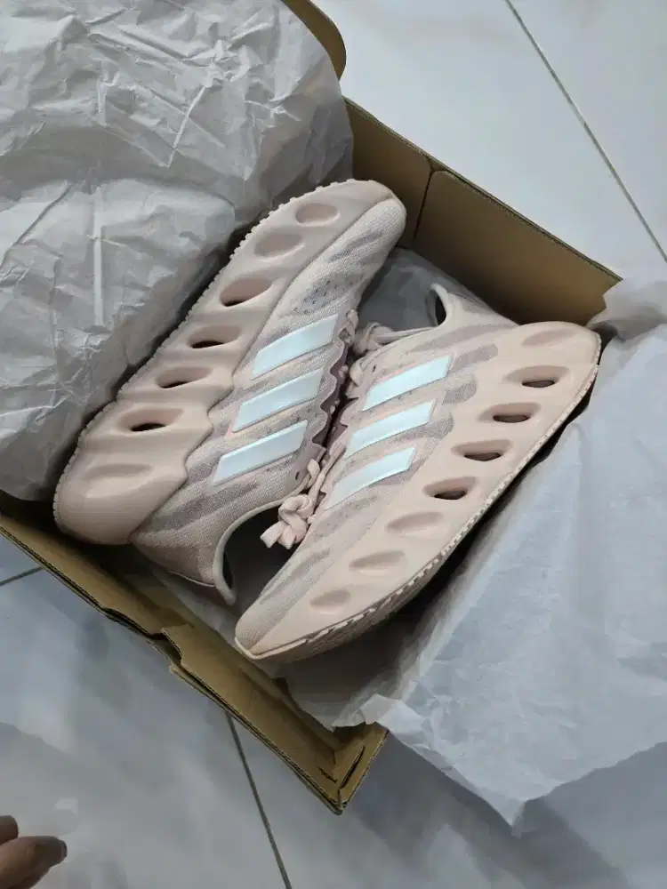 ADIDAS SWITCH FWD RUNNING SHOES IF8185 / 20232 For Women

ORIGINAL