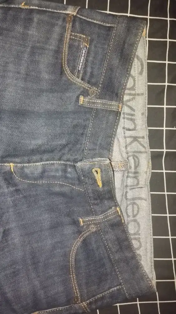 Celana panjang calvin