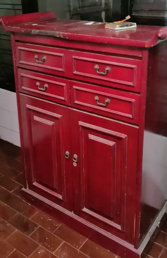 lemari oriental kondisi masih baik