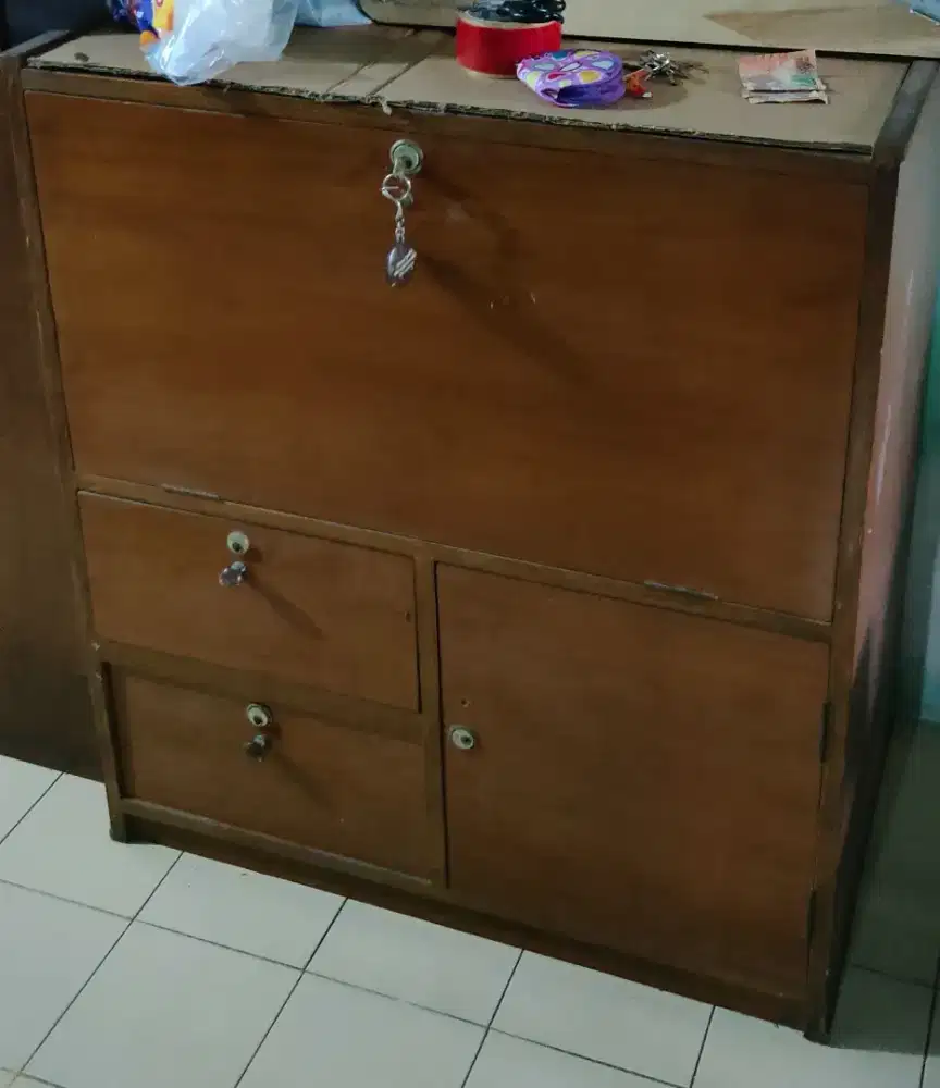 Lemari sedang kondisi masih oke