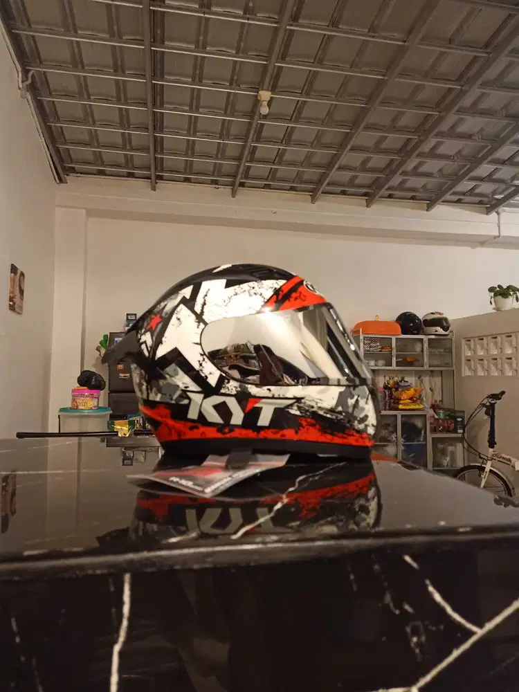 Jual helm KYT second rasa baru