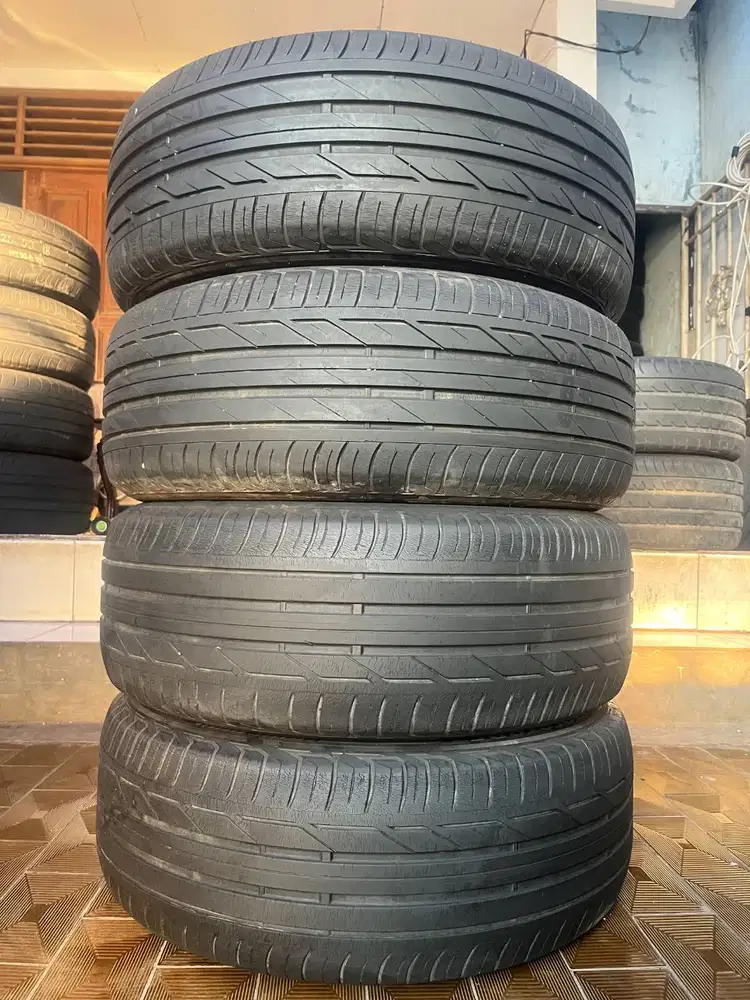 Ban Bridgestone Turanza  225 50 r18 4Pcs