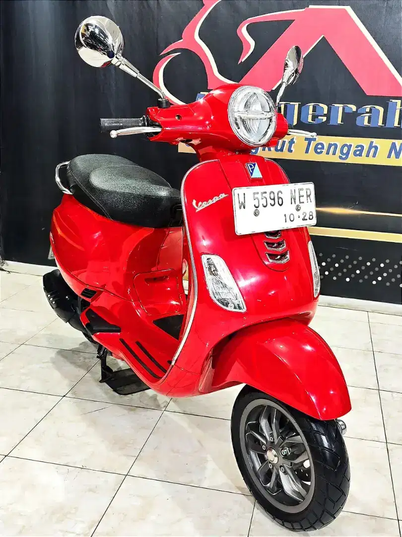 Vespa LX 125 I GET TH 2023 Odo 900 perak like new