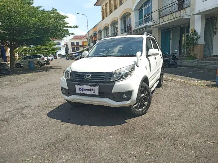 Like New - DAIHATSU TERIOS 1.5 X EXTRA BENSIN A/T 2017 PUTIH