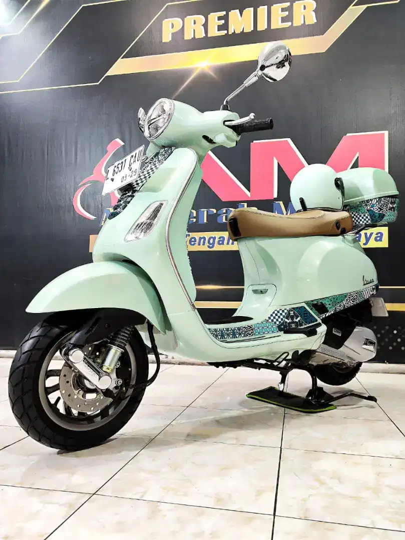 Piaggio Vespa LX 125 I GET Reg 2024 batik series green relax like new