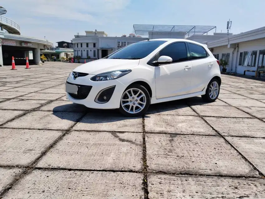 MAZDA 2 RZ AT 2014/BERGARANSI/PROMO DP MINIM