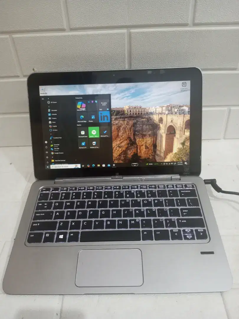 Laptop HP Elite X2 1011 Core M-5Y71 DDR 4GB SSD 128GB 12 backlight