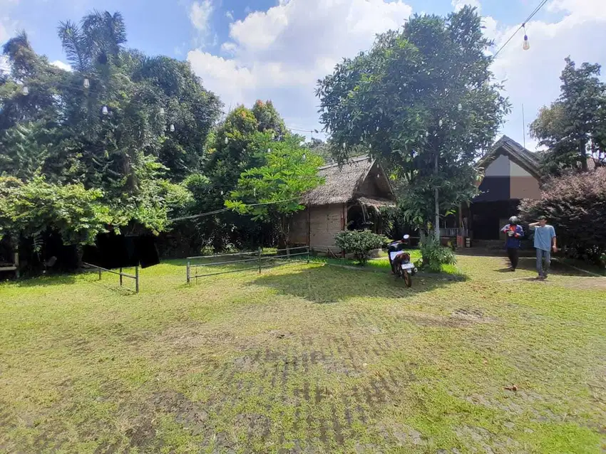 Disewakan Ex Resto Luas dengan Saung di Cibubur