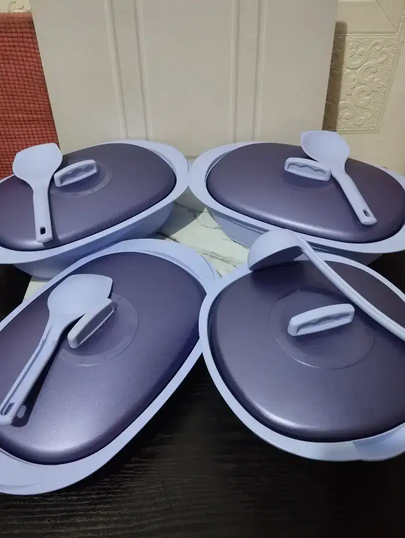 Set Prasmanan Tulipware