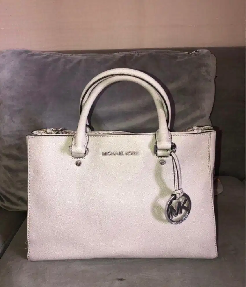Michael Kors Sutton ( Grey ) Authentic