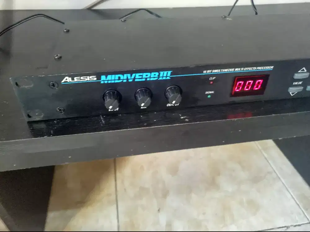 Alesis Midiverb III