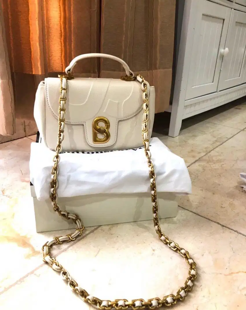 Buttonscraves Alma Chains ( Authentic)