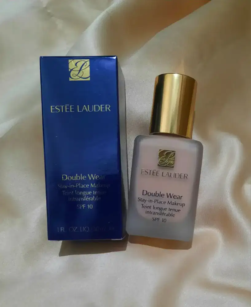 ESTEE LAUDER DoubleWear Stay in Place Makeup Liquid Foundation SPF10