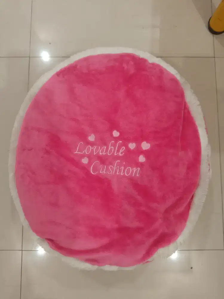 Boneka bantal bulat pink besar