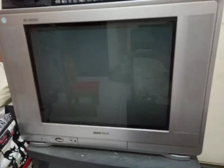 Televisi tabung 20 merk SHARP