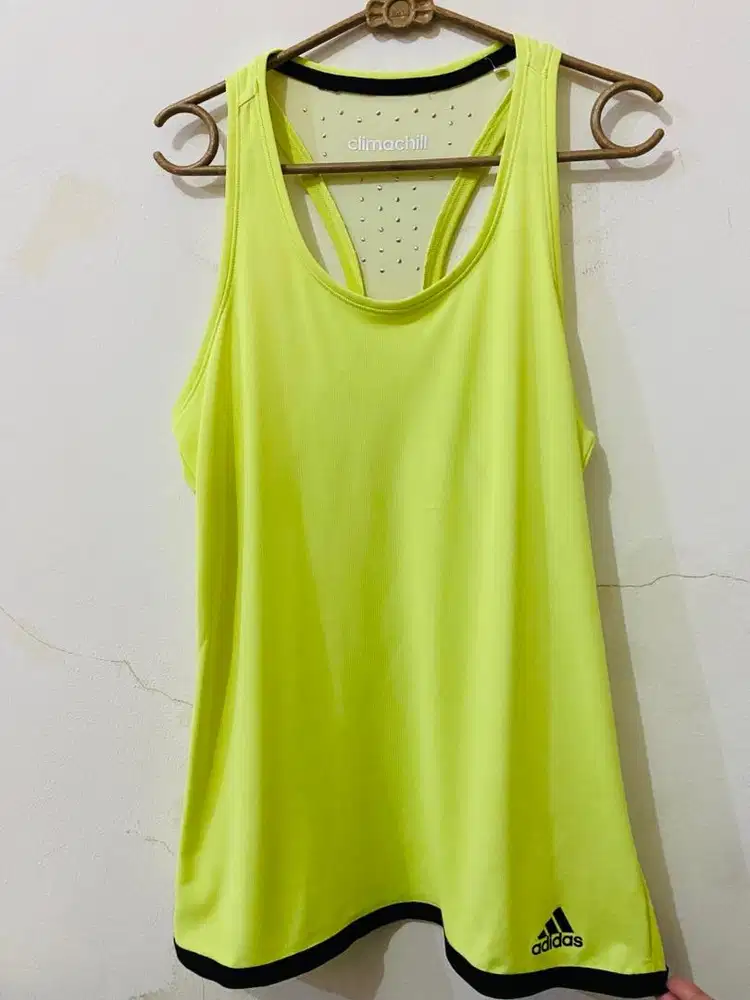 preloved baju olahraga wanita Adidas climachill ori - size S
