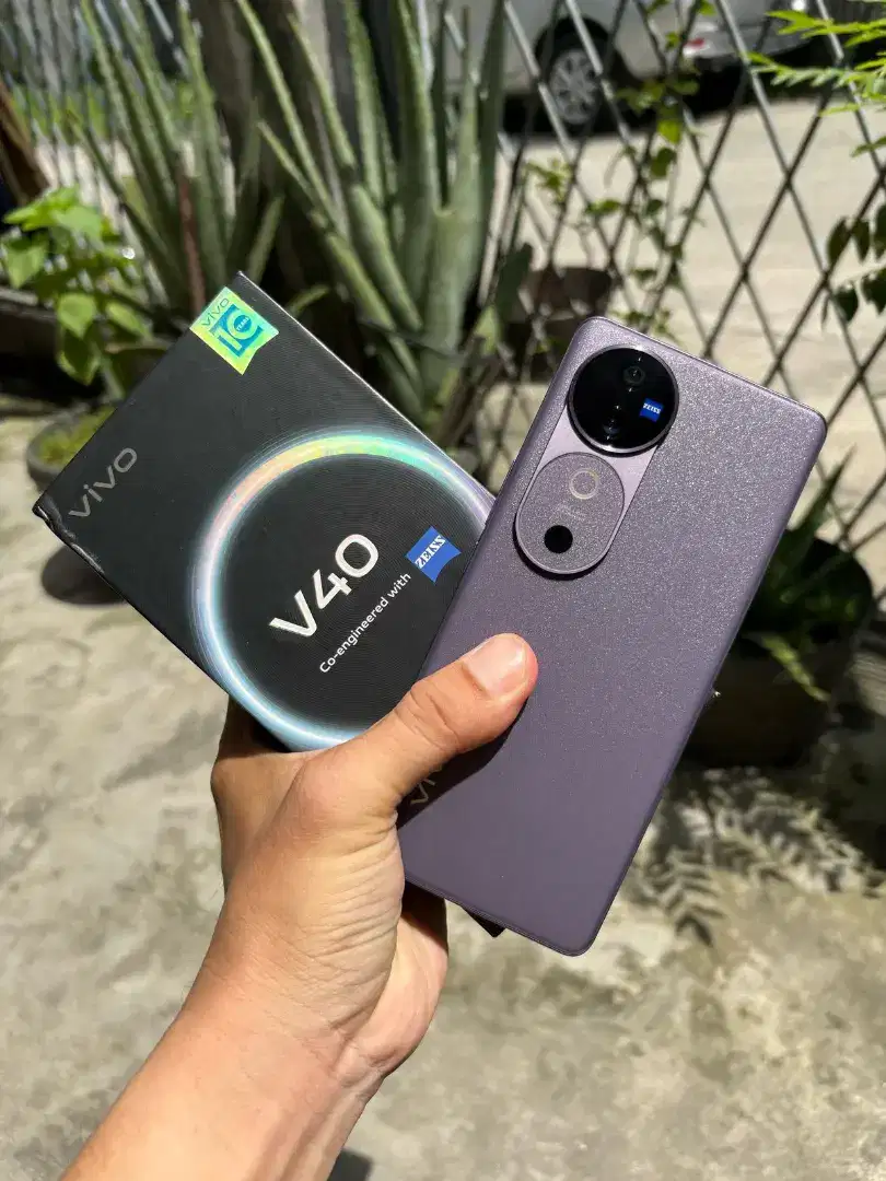 Vivo V40 5G 12/256 Garansi Resmi Oktober 2025