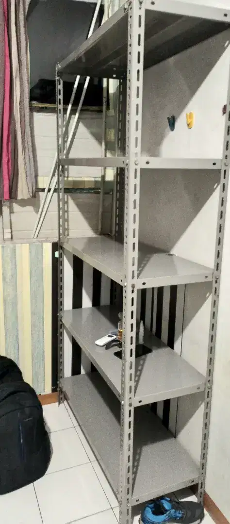 Jual cepat rak besi 4 lt, untuk toko / gudang
