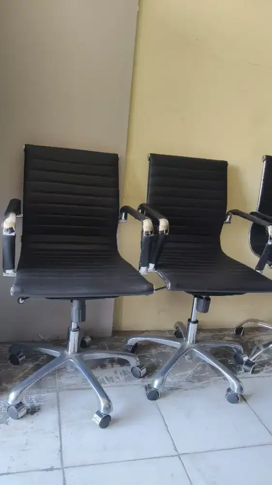 Kursi kantor Merk Donati