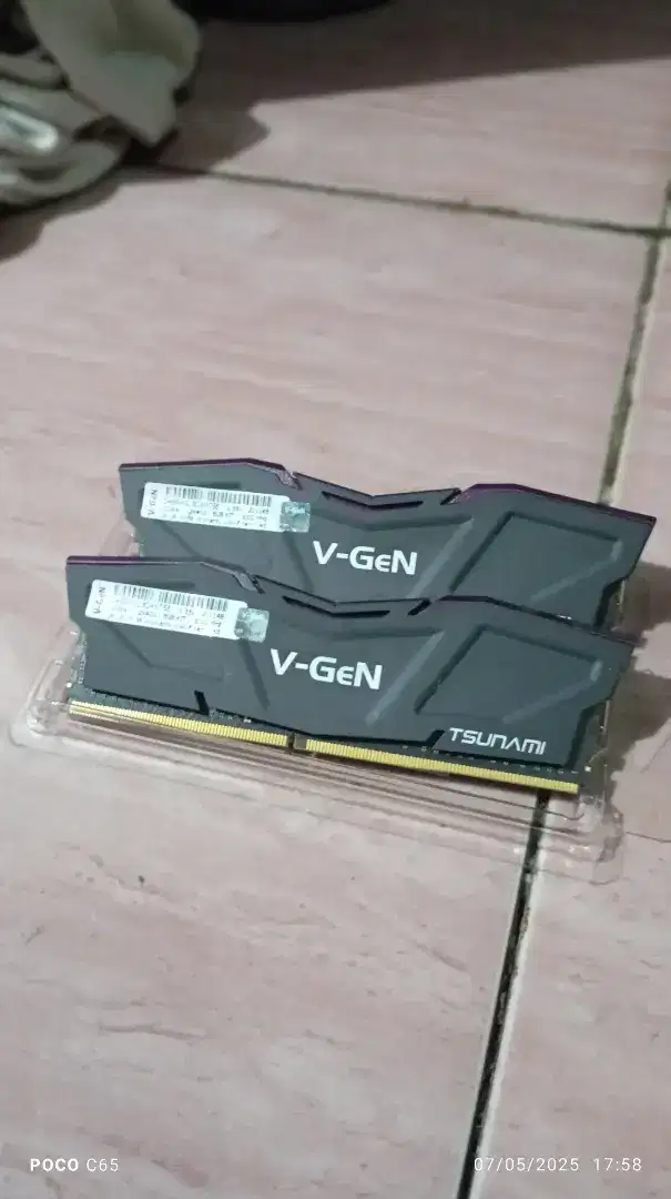 RAM V-Gen Tsunami DDR 4 8Gb 4X4 Bekas
