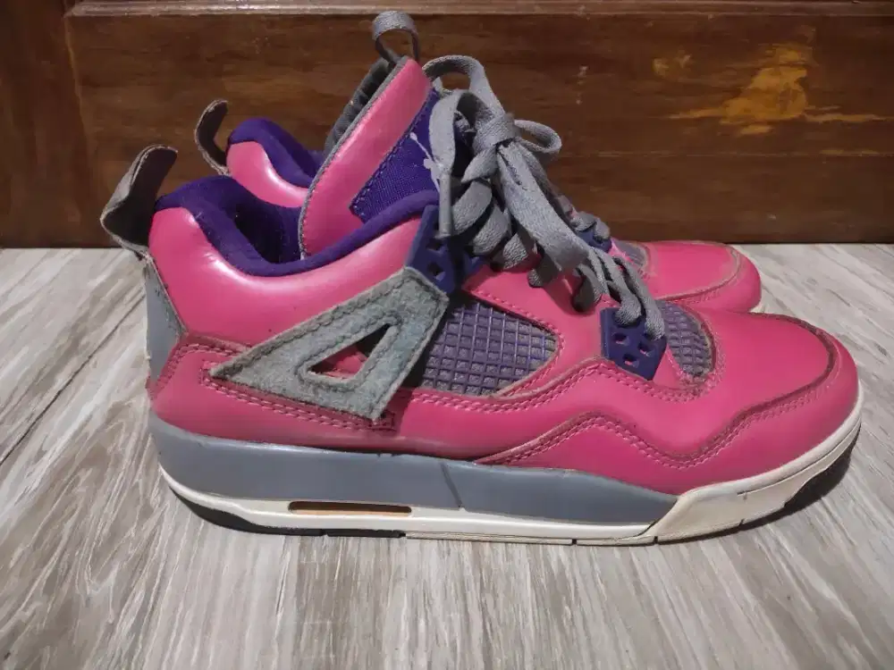 Sepatu Nike Jordan Retro 4