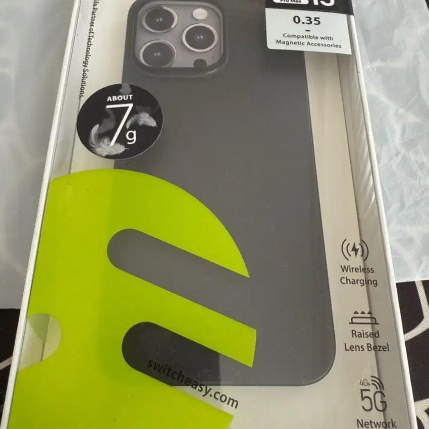 iphone 15 pro max switcheasy tipis dan keren