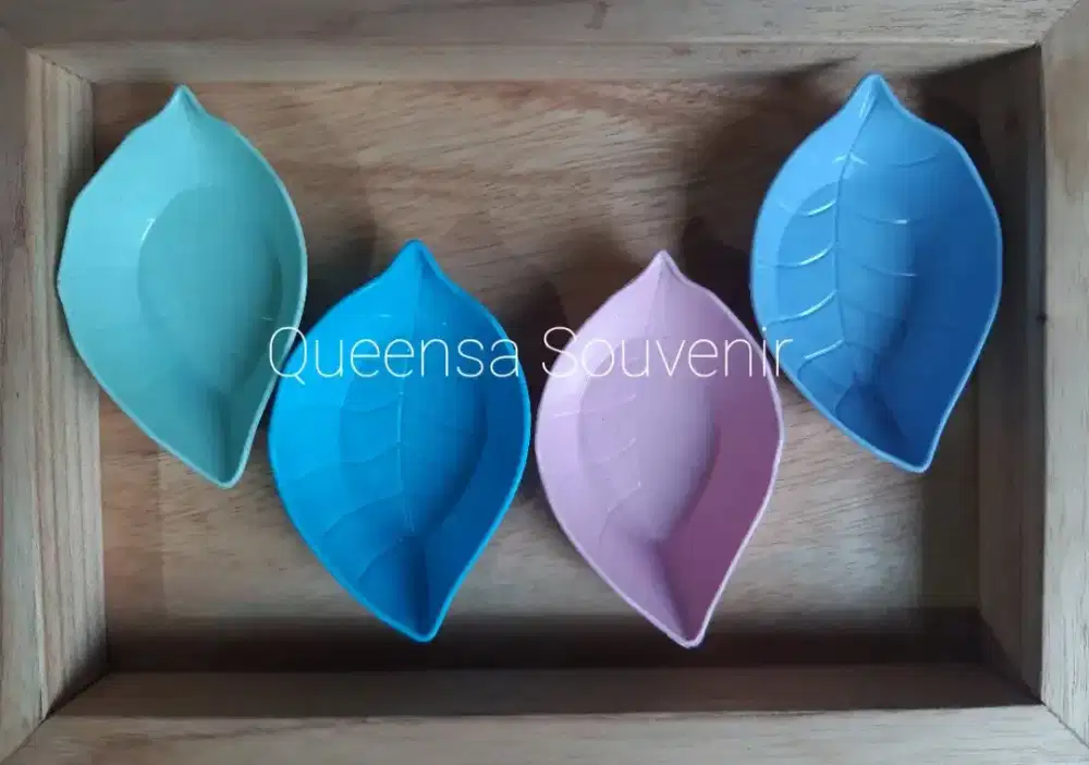 SOUVENIR MANGKOK DAUN