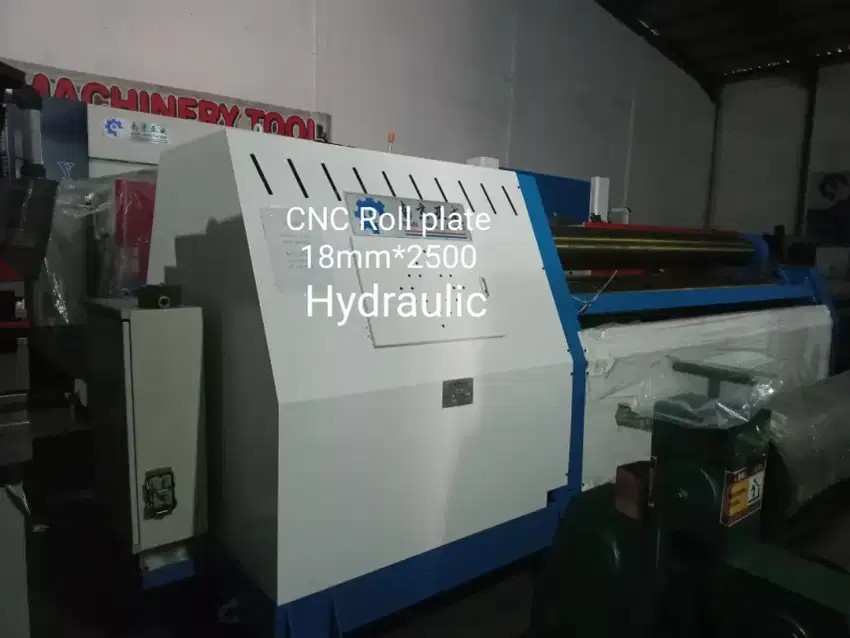 Mesin roll plat hydraulic cnc 4 roll 18mm x 2500