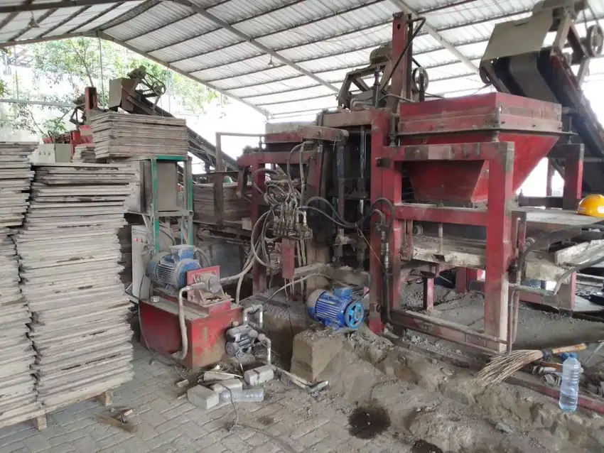 Mesin Paving Block Press Hidrolik Double Conveyor