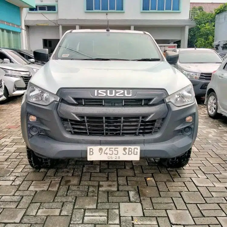 ISUZU DMAX DC 2.4 4X4 MT 2022