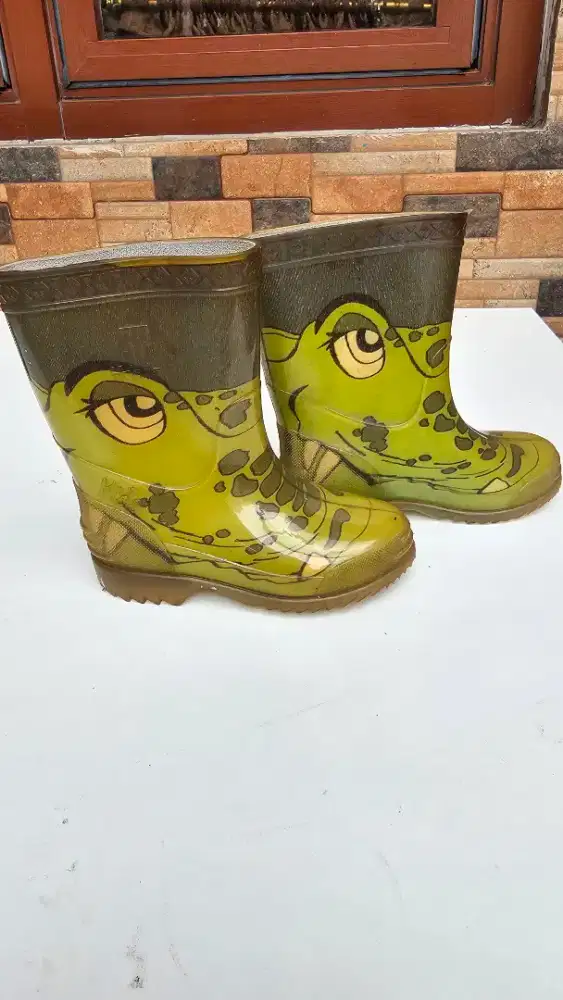 Jual cepat sepatu merk ternama AP boots kids ukuran 24