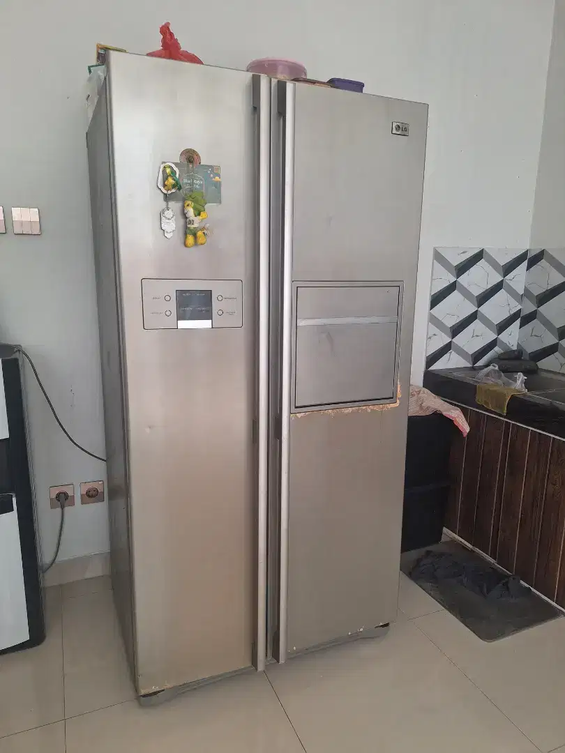Kulkas LG  2 Pintu Side by side
