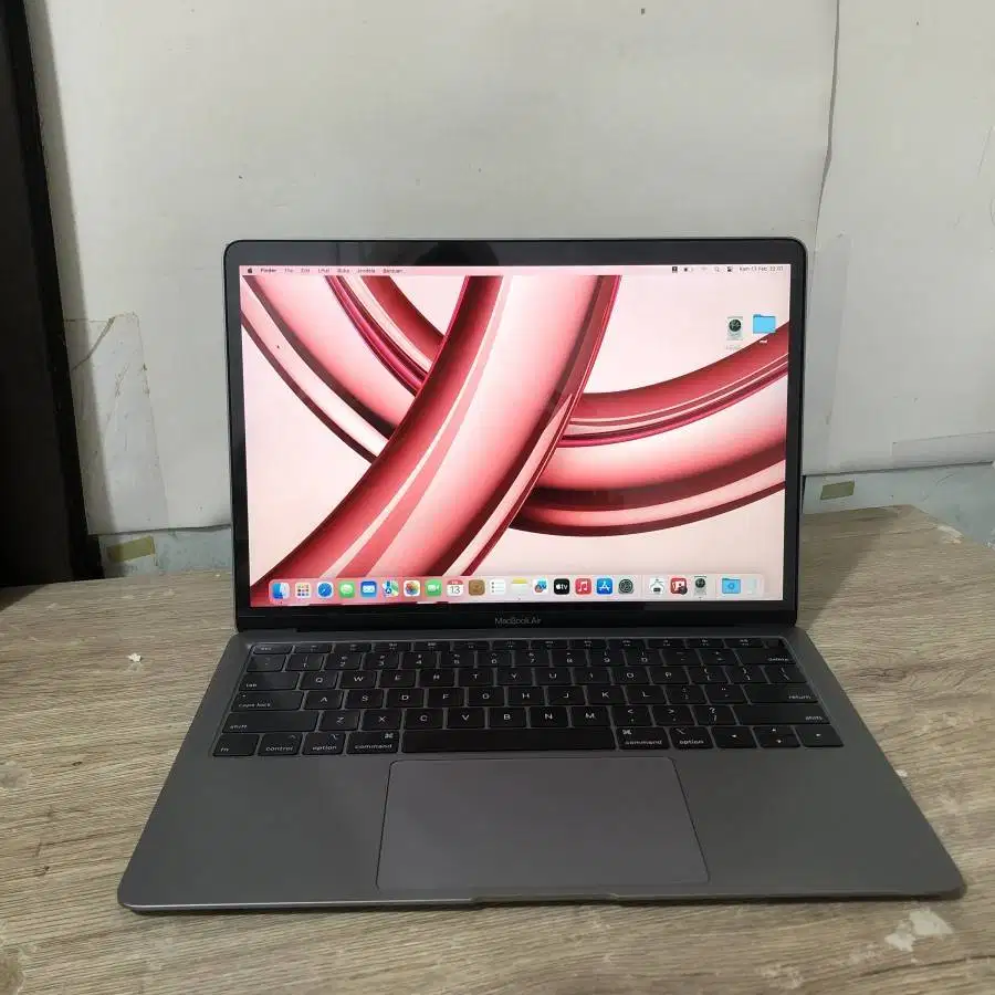 Macbook Air 13-Inch 2019 CORE I5 RAM 8GB/SSD 128GB D-SKI