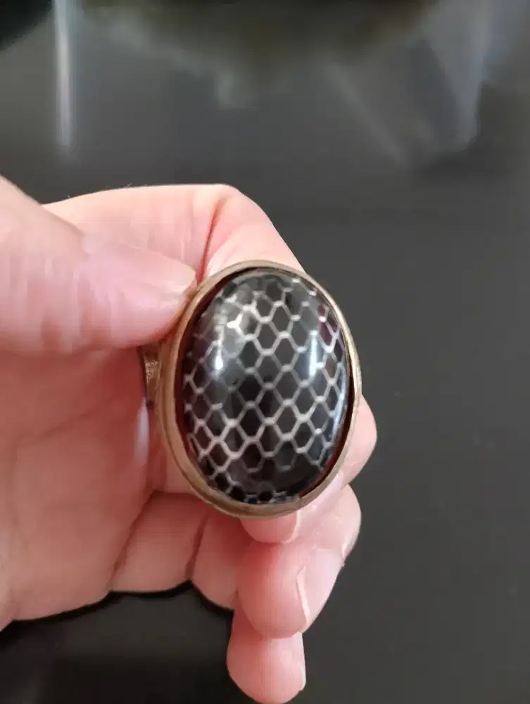 Cincin akik batu jalak sutra