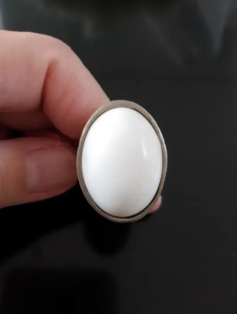 Cincin batu akik kristal putih