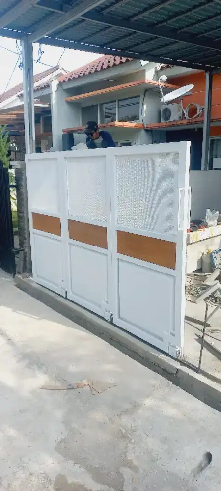 Pagar lipat dan dorong minmalia